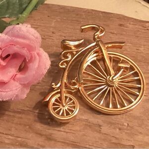 VTG Gold Tone Penny Farthing Bicycle Brooch w/ Moving Wheel Victorian Style